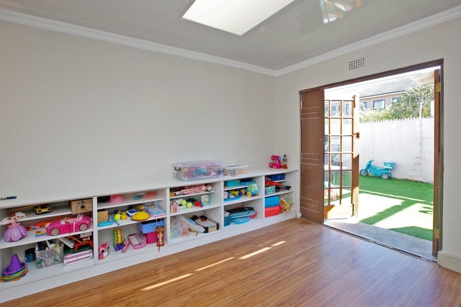 5 Bedroom Property for Sale in Claremont Western Cape